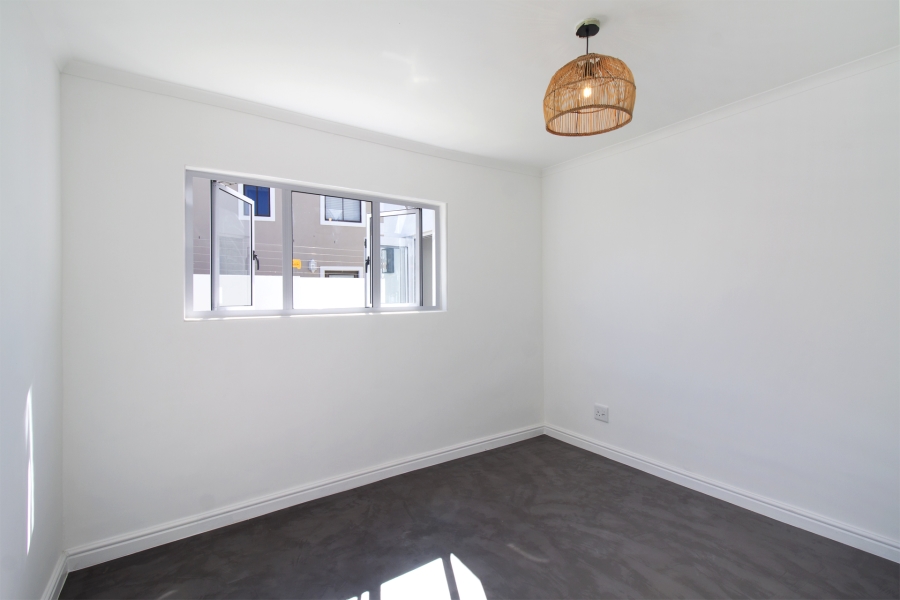 3 Bedroom Property for Sale in Milkwood Park Western Cape